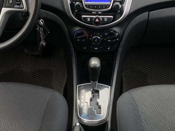 Hyundai Solaris I с пробегом 2012 года, цена 699 000 рублей, 258074 км, седан, Автокод Объявления