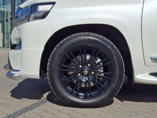 Toyota Land Cruiser 200 Series Рестайлинг 2 с пробегом 2017 года, цена 6 998 000 рублей, 115194 км, внедорожник, Автокод Объявления