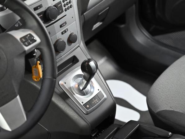 Opel Zafira B Рестайлинг с пробегом 2012 года, цена 749 000 рублей, 145000 км, компактвэн, Автокод Объявления
