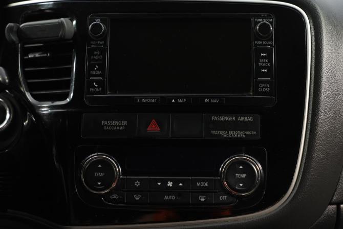 Mitsubishi Outlander III Рестайлинг 2 с пробегом 2015 года, цена 1 969 000 рублей, 320312 км, внедорожник, Автокод Объявления