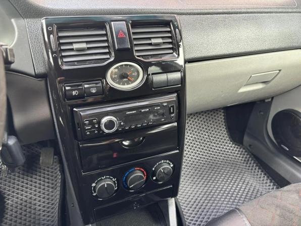 Lada (ВАЗ) Priora I с пробегом 2010 года, цена 245 440 рублей, 303271 км, хэтчбек, Автокод Объявления