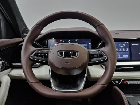 Geely Monjaro I с пробегом 2023 года, цена 3 340 000 рублей, 33431 км, внедорожник, Автокод Объявления