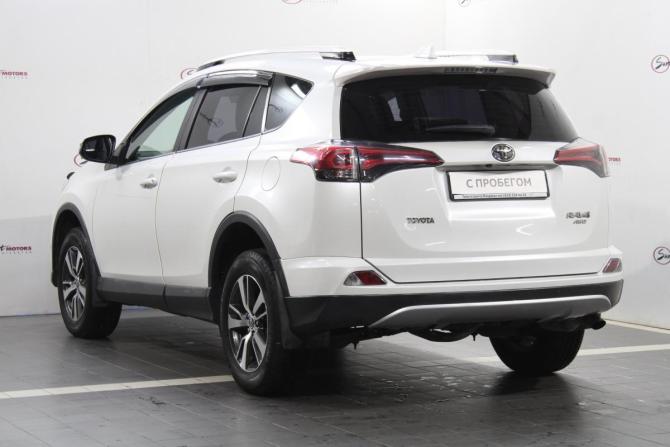 Toyota RAV4 IV (XA40) Рестайлинг с пробегом 2018 года, цена 2 650 000 рублей, 61239 км, внедорожник, Автокод Объявления