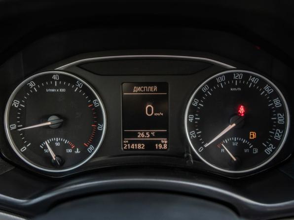 Skoda Octavia II (A5) Рестайлинг с пробегом 2013 года, цена 998 000 рублей, 214182 км, лифтбек, Автокод Объявления