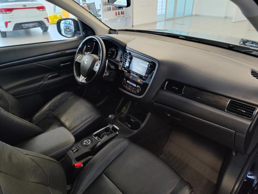 Mitsubishi Outlander III Рестайлинг 2 Санкт-Петербург  - изображение 8