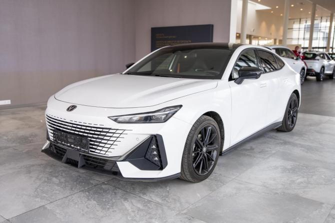 Changan UNI-V I с пробегом 2024 года, цена 3 250 000 рублей, 74973 км, лифтбек, Автокод Объявления