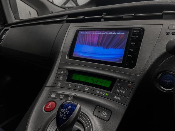 Toyota Prius III Рестайлинг (XW30) с пробегом 2015 года, цена 1 420 000 рублей, 154000 км, лифтбек, Автокод Объявления