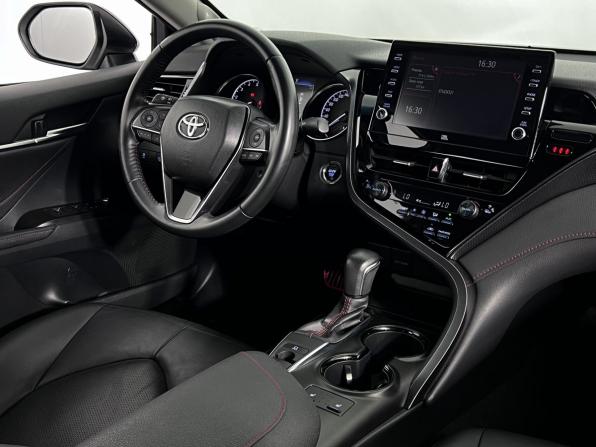 Toyota Camry VIII (XV70) Рестайлинг с пробегом 2021 года, цена 3 350 000 рублей, 44527 км, седан, Автокод Объявления