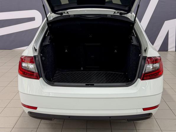 Skoda Octavia III (A7) Рестайлинг с пробегом 2017 года, цена 2 149 900 рублей, 177000 км, лифтбек, Автокод Объявления