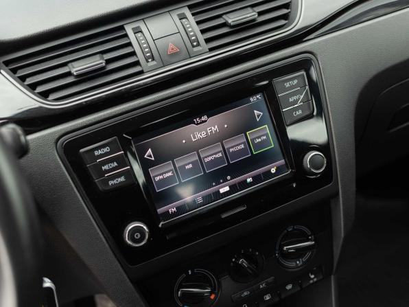 Skoda Rapid I Рестайлинг с пробегом 2018 года, цена 1 040 000 рублей, 124539 км, лифтбек, Автокод Объявления