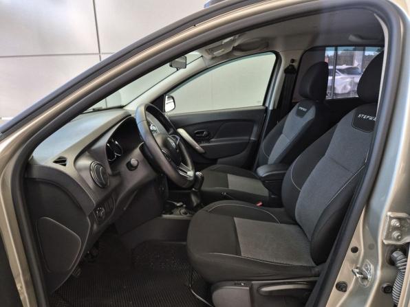 Renault Logan II Рестайлинг с пробегом 2020 года, цена 1 279 000 рублей, 53469 км, седан, Автокод Объявления
