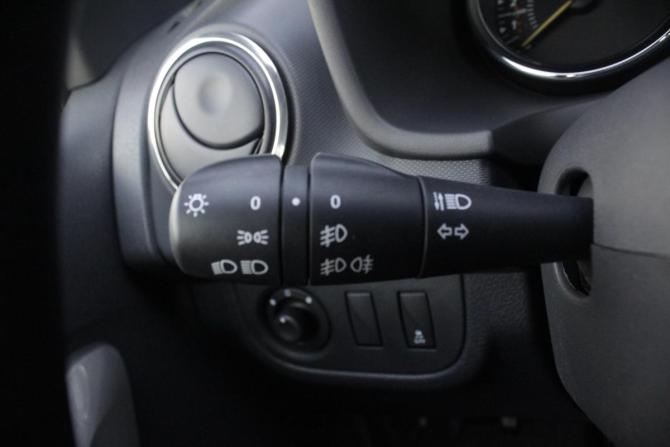 Renault Sandero II Рестайлинг с пробегом 2022 года, цена 1 410 000 рублей, 47047 км, хэтчбек, Автокод Объявления