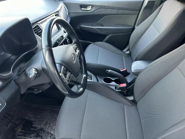 Hyundai Solaris II с пробегом 2019 года, цена 1 346 200 рублей, 151805 км, седан, Автокод Объявления