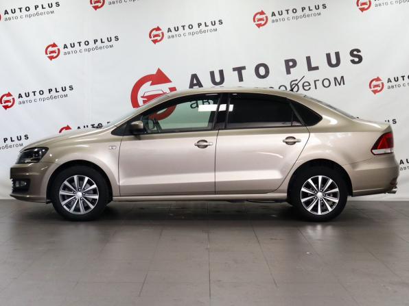 Volkswagen Polo V Рестайлинг с пробегом 2016 года, цена 1 349 000 рублей, 88000 км, седан, Автокод Объявления