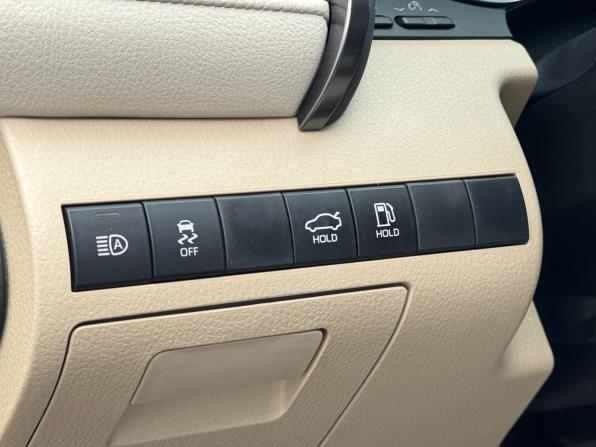 Toyota Camry VIII (XV70) Рестайлинг с пробегом 2023 года, цена 4 650 000 рублей, 27244 км, седан, Автокод Объявления