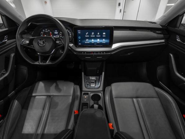 Skoda Octavia IV (A8) с пробегом 2022 года, цена 2 690 000 рублей, 45674 км, лифтбек, Автокод Объявления