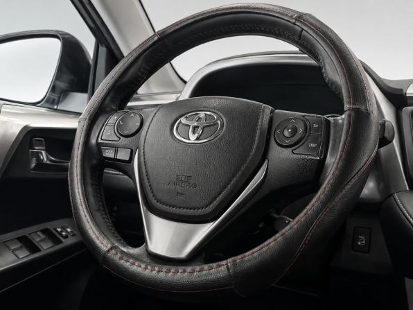 Toyota RAV4 IV (XA40) Рестайлинг с пробегом 2015 года, цена 1 879 000 рублей, 248761 км, внедорожник, Автокод Объявления