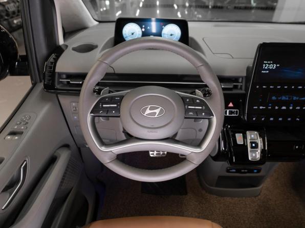 Hyundai Staria I с пробегом 2025 года, цена 8 050 000 рублей, 9570 км, минивэн, Автокод Объявления