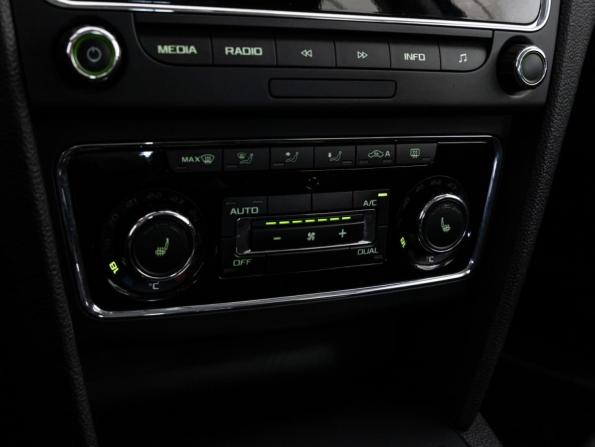 Skoda Superb II Рестайлинг с пробегом 2014 года, цена 1 400 000 рублей, 136389 км, лифтбек, Автокод Объявления