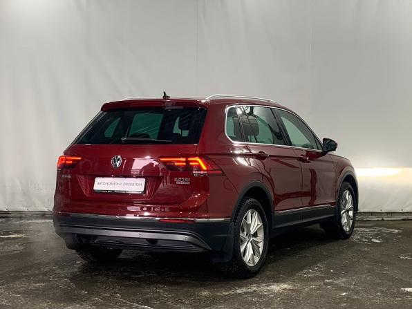 Volkswagen Tiguan II с пробегом 2017 года, цена 2 799 000 рублей, 40732 км, внедорожник, Автокод Объявления