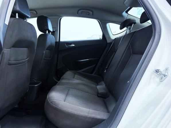 Opel Astra J Рестайлинг с пробегом 2013 года, цена 780 000 рублей, 195257 км, седан, Автокод Объявления