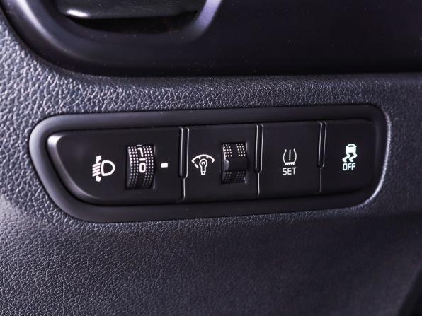 Kia Rio IV Рестайлинг с пробегом 2021 года, цена 2 029 000 рублей, 21500 км, седан, Автокод Объявления