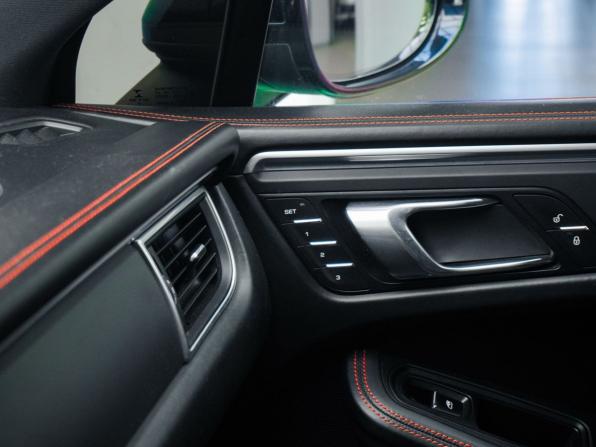 Porsche Macan I Рестайлинг с пробегом 2018 года, цена 3 450 000 рублей, 142262 км, внедорожник, Автокод Объявления