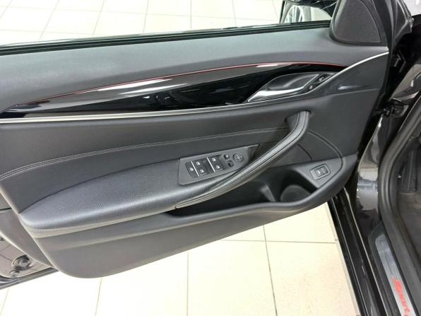 BMW 5 серии VII (G30/G31/G38) с пробегом 2018 года, цена 3 495 000 рублей, 61394 км, седан, Автокод Объявления