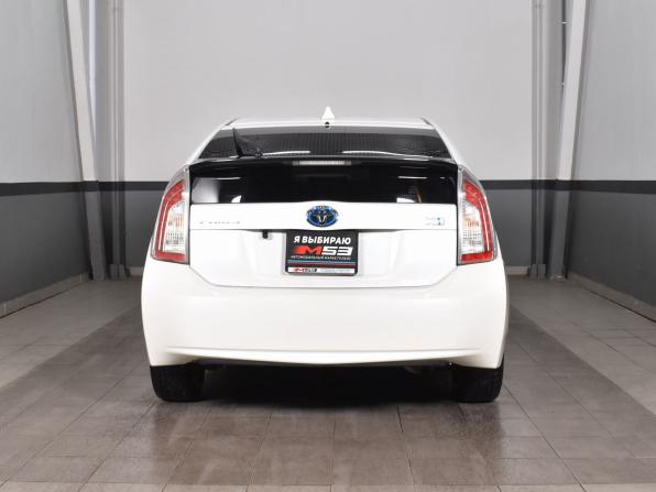 Toyota Prius III Рестайлинг (XW30) с пробегом 2014 года, цена 999 999 рублей, 117300 км, лифтбек, Автокод Объявления