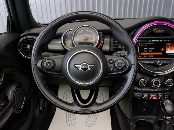 Mini Cabrio III с пробегом 2018 года, цена 1 867 000 рублей, 76057 км, кабриолет, Автокод Объявления