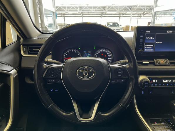 Toyota RAV4 V (XA50) с пробегом 2020 года, цена 3 180 000 рублей, 100011 км, внедорожник, Автокод Объявления