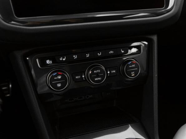 Volkswagen Tiguan II с пробегом 2019 года, цена 2 490 000 рублей, 120864 км, внедорожник, Автокод Объявления