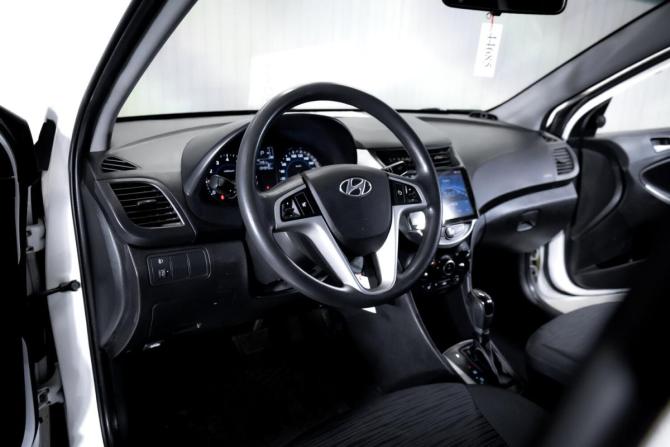 Hyundai Solaris I Рестайлинг с пробегом 2015 года, цена 1 040 000 рублей, 134939 км, седан, Автокод Объявления