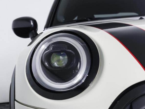 Mini Hatch III (F55/F56) Рестайлинг 2 с пробегом 2021 года, цена 3 778 000 рублей, 26100 км, хэтчбек, Автокод Объявления