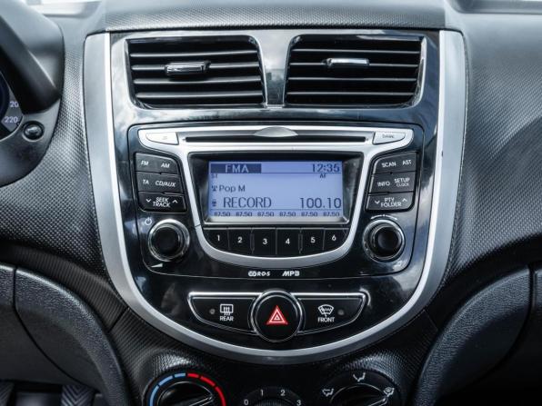Hyundai Solaris I с пробегом 2013 года, цена 1 029 800 рублей, 138213 км, седан, Автокод Объявления