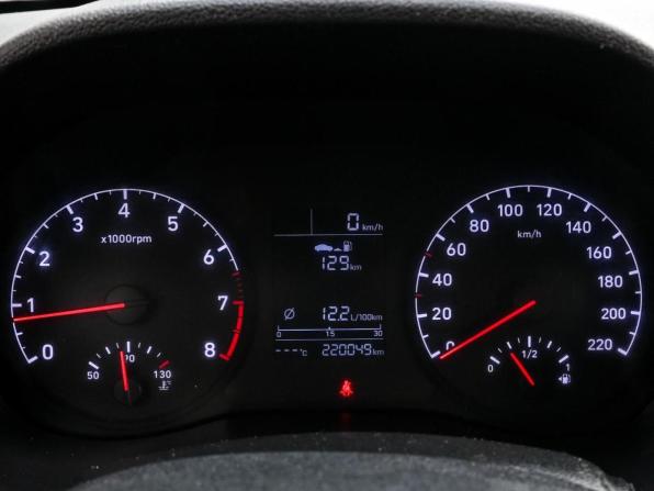 Hyundai Solaris II с пробегом 2019 года, цена 939 400 рублей, 220049 км, седан, Автокод Объявления