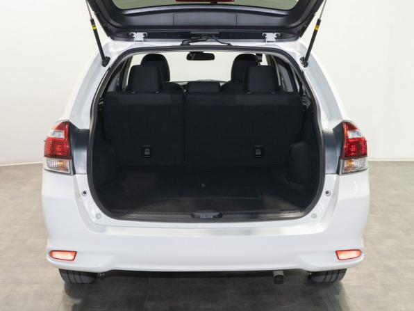 Toyota Corolla XI (E160 E170) Рестайлинг 2 с пробегом 2017 года, цена 1 275 000 рублей, 119000 км, универсал, Автокод Объявления