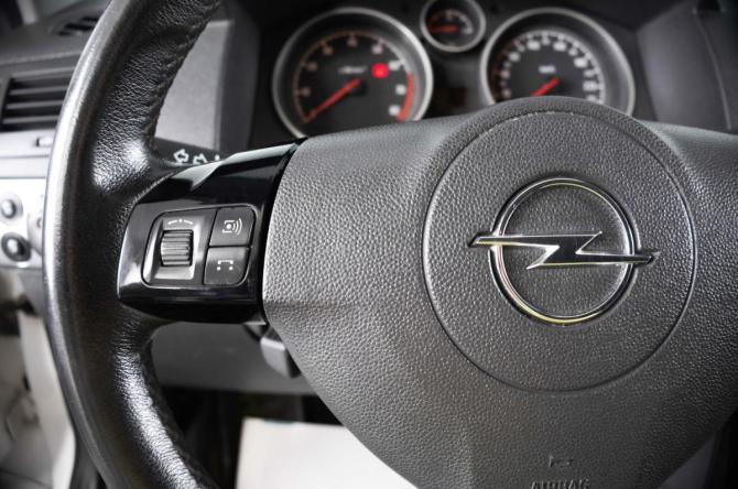 Opel Astra H Рестайлинг с пробегом 2011 года, цена 769 000 рублей, 131185 км, хэтчбек, Автокод Объявления