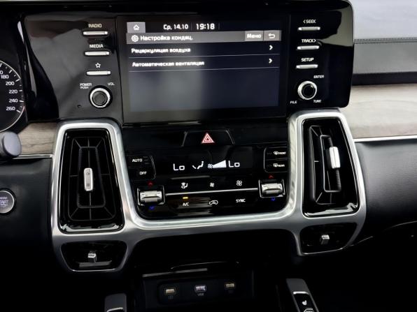 Kia Sorento IV с пробегом 2022 года, цена 3 795 000 рублей, 93137 км, внедорожник, Автокод Объявления