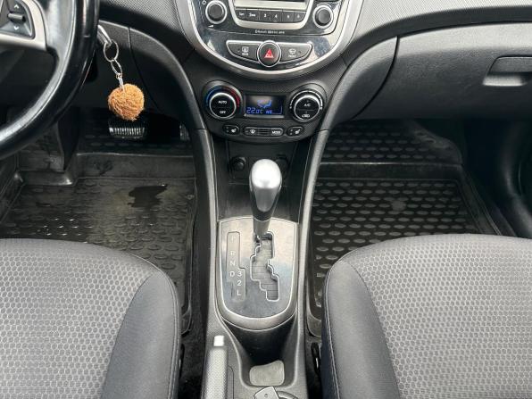 Hyundai Solaris I Рестайлинг с пробегом 2014 года, цена 1 040 000 рублей, 127203 км, хэтчбек, Автокод Объявления