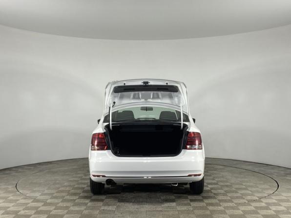 Volkswagen Polo V Рестайлинг с пробегом 2019 года, цена 1 070 000 рублей, 104976 км, седан, Автокод Объявления