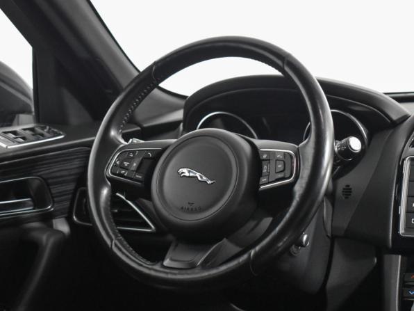 Jaguar F-Pace I с пробегом 2017 года, цена 2 125 000 рублей, 117753 км, внедорожник, Автокод Объявления