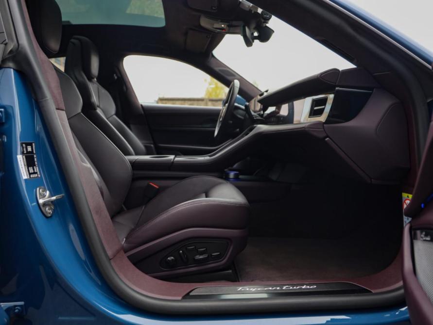 Porsche Taycan I Санкт-Петербург  - изображение 30