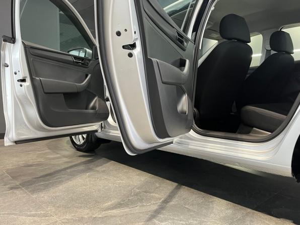 Skoda Rapid I Рестайлинг с пробегом 2018 года, цена 1 219 000 рублей, 59040 км, лифтбек, Автокод Объявления