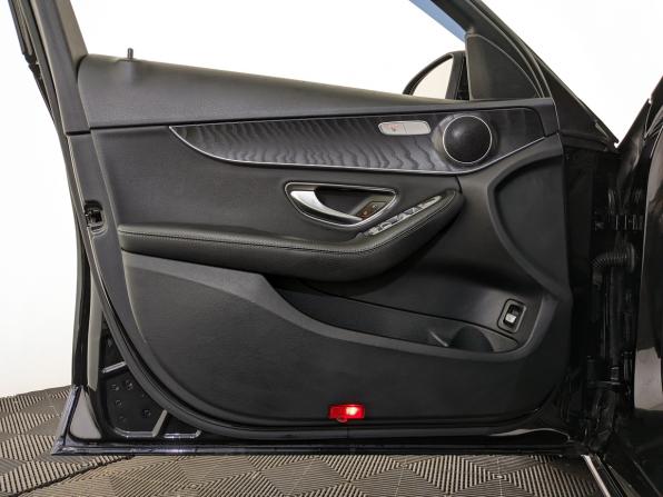 Mercedes-Benz C-Класс IV (W205) Рестайлинг с пробегом 2019 года, цена 2 766 000 рублей, 92328 км, седан, Автокод Объявления