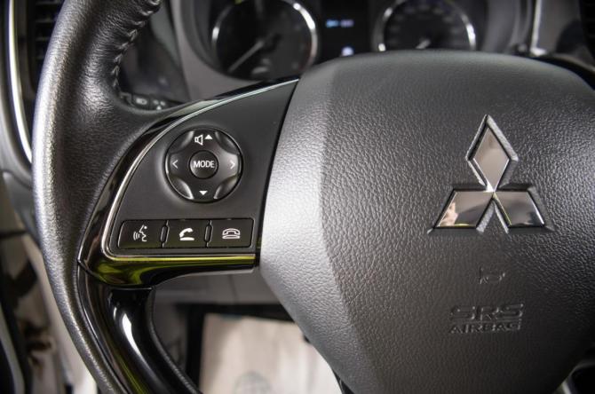 Mitsubishi Outlander III Рестайлинг 3 с пробегом 2019 года, цена 2 049 000 рублей, 161000 км, внедорожник, Автокод Объявления