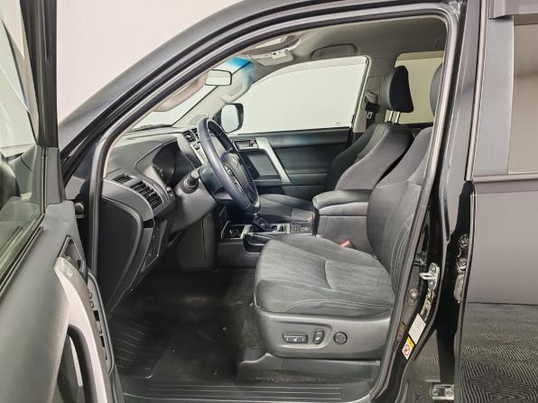Toyota Land Cruiser Prado 150 Series Рестайлинг 2 с пробегом 2018 года, цена 3 999 000 рублей, 188107 км, внедорожник, Автокод Объявления