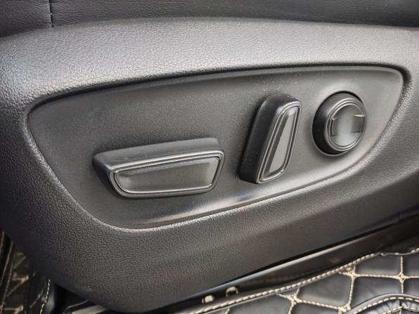 Toyota Land Cruiser 300 Series с пробегом 2021 года, цена 9 950 000 рублей, 28718 км, внедорожник, Автокод Объявления