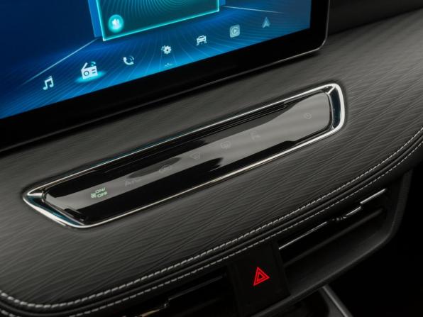 Haval Jolion I с пробегом 2023 года, цена 2 070 000 рублей, 4050 км, внедорожник, Автокод Объявления