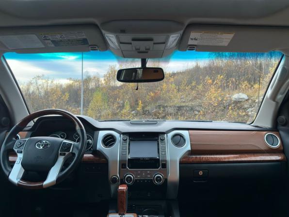 Toyota Tundra II Рестайлинг с пробегом 2015 года, цена 7 899 000 рублей, 77164 км, offers.body_type.unknown, Автокод Объявления